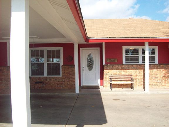 3rd image of 1720 Woodlawn Dr