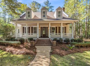 15 Grand Bayou Cir, Hattiesburg, MS 39402