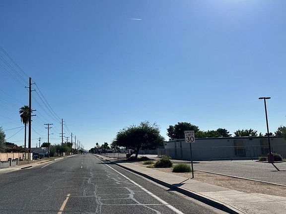 4th image of 7601 N 39th Ave