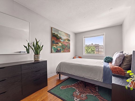 5th image of 96 Warren St #3