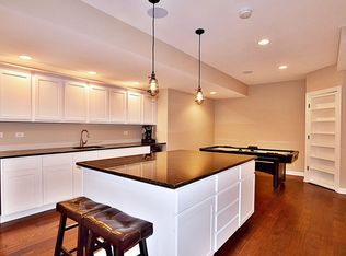 781 Richwood Ave, Elgin, IL 60124