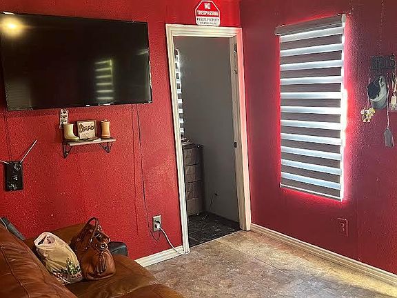 2nd image of 802 San Jacinto St