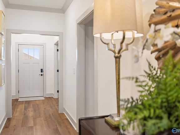 5th image of 2155 Meadowglen Dr