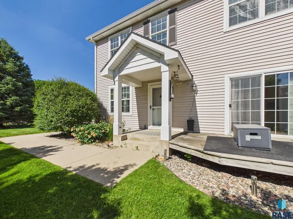 5518 S Sandra Dr, Sioux Falls, SD 57108