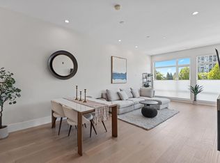 1591 Bowser Ave #206, North Vancouver, BC V7P 2Y4