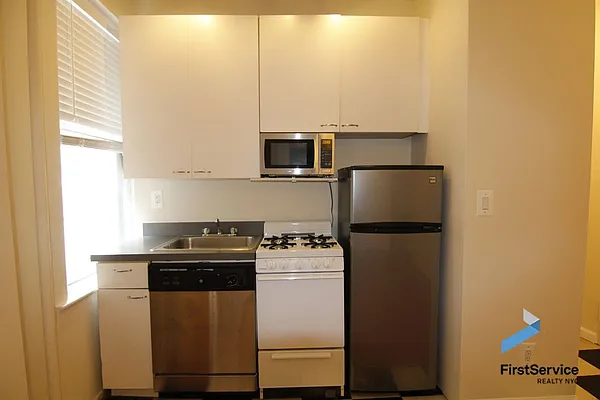 Rented by FirstService Realty (legacy) | media 10