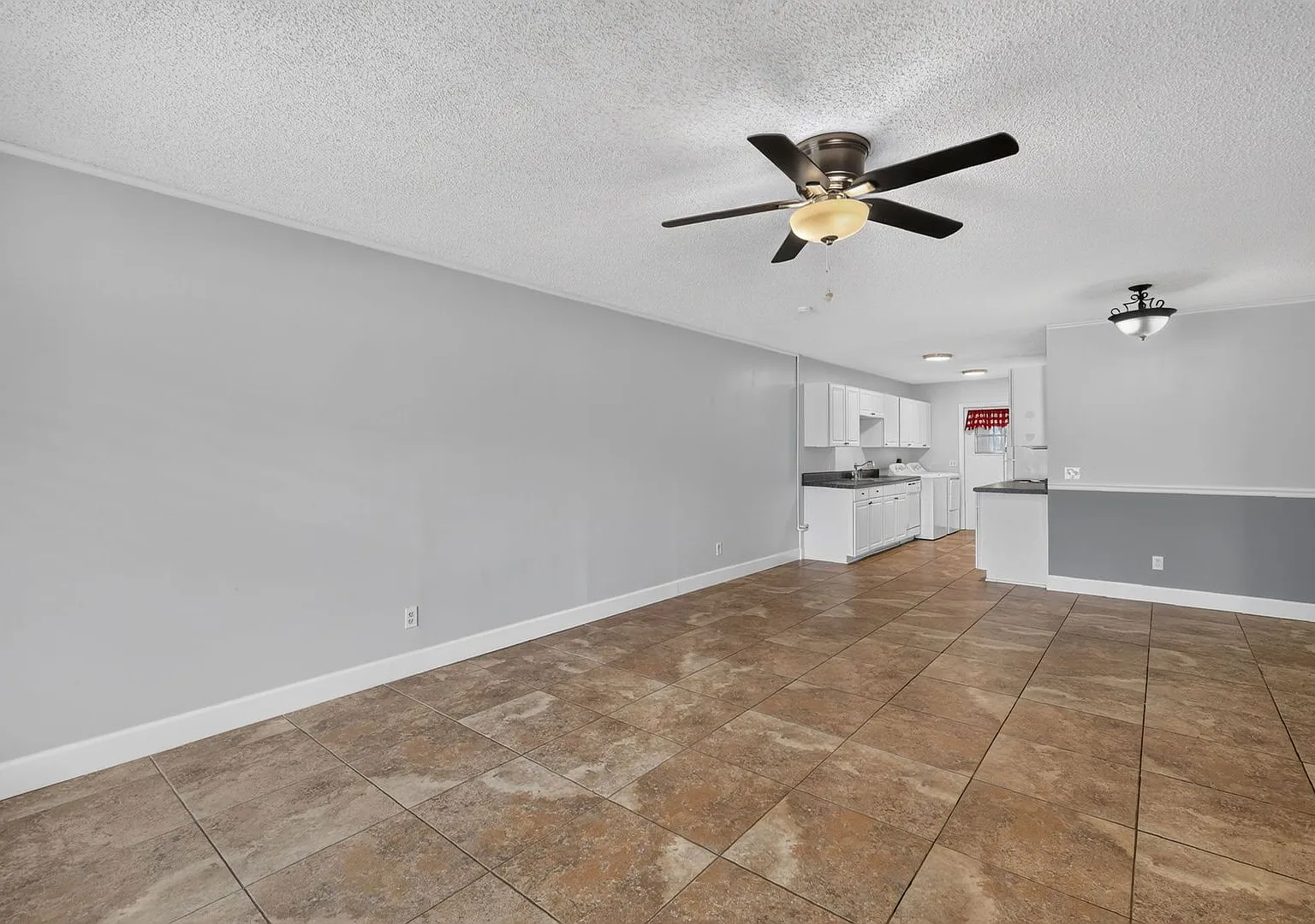 3/2 Condo in Tavares Ridge w/ Community Pool! — Photo 4