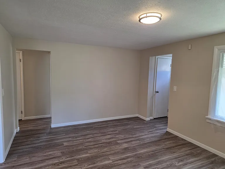 1662 Shriver Ave NE — Photo 7