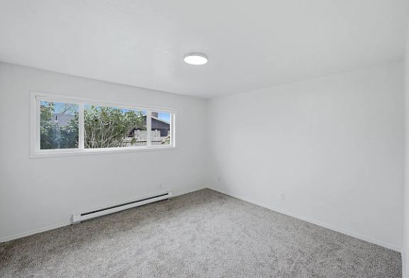 3rd image of 835 12th St SW