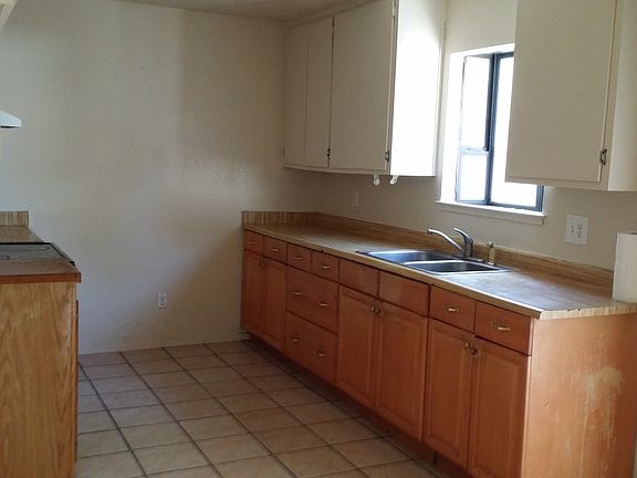 3rd image of 8708 Lansdowne Dr
