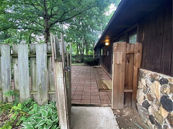 2nd image of 3218 Melanie Dr