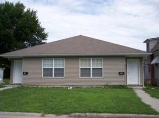12 W 23rd St, Higginsville, MO 64037
