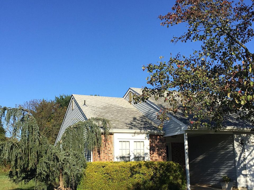 2nd image of 70 Falmouth Dr