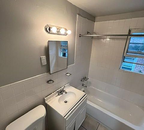 4th image of 478 Tremont Ave APT 20