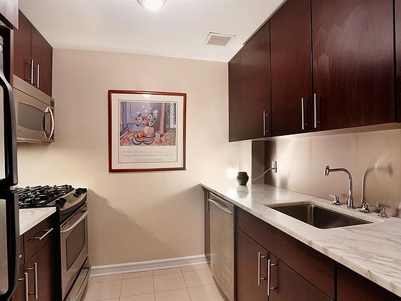 4th image of 350 W 53rd St APT 5I