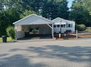 28 Maplewood Dr, Halifax, MA 02338