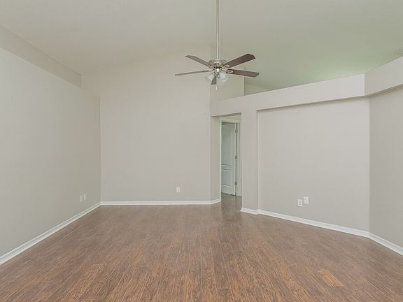 4th image of 3909 Judson Dr