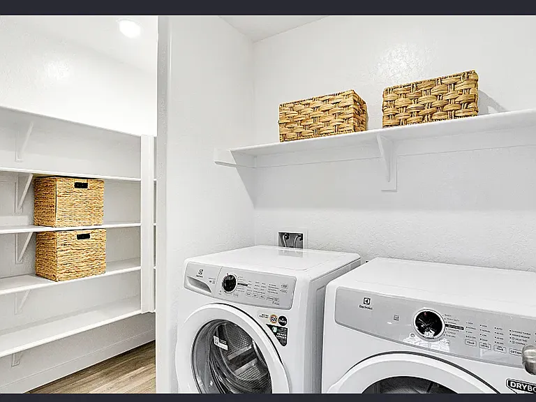 4425 N Madelyn Ave — Photo 23
