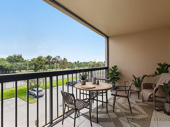 3rd image of 10425 SW 112th Ave APT 302