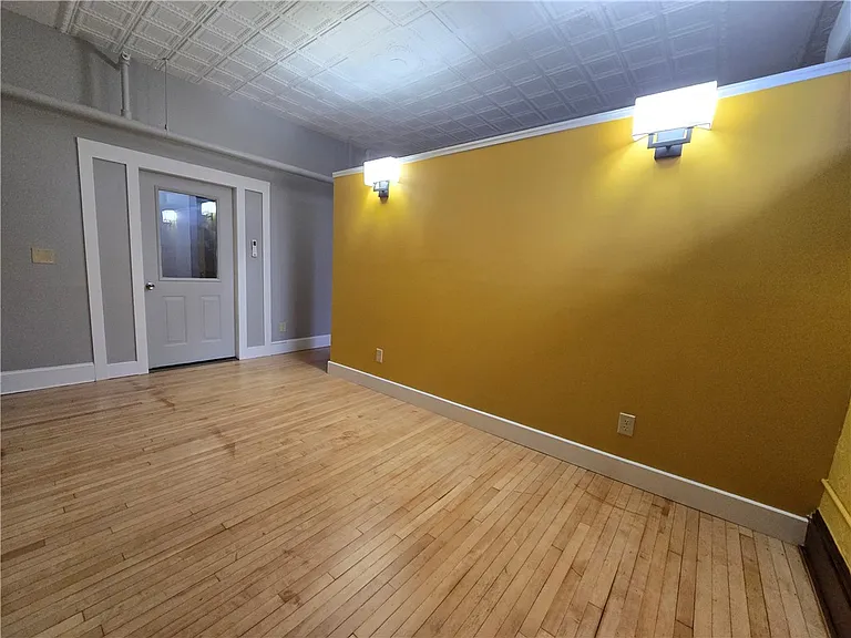 27 E Main St #207 — Photo 4