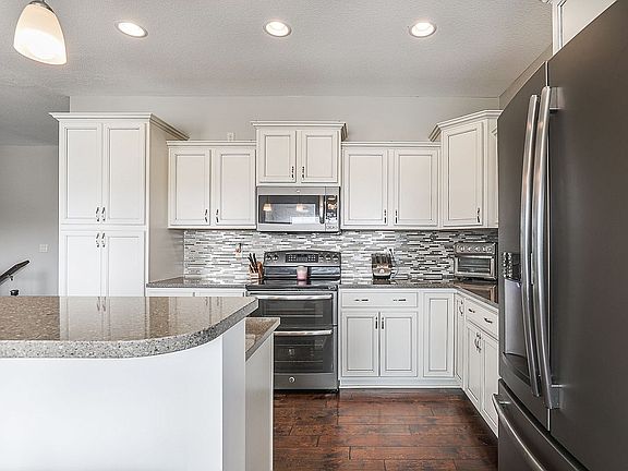 2nd image of 2915 NW Sharmin Dr