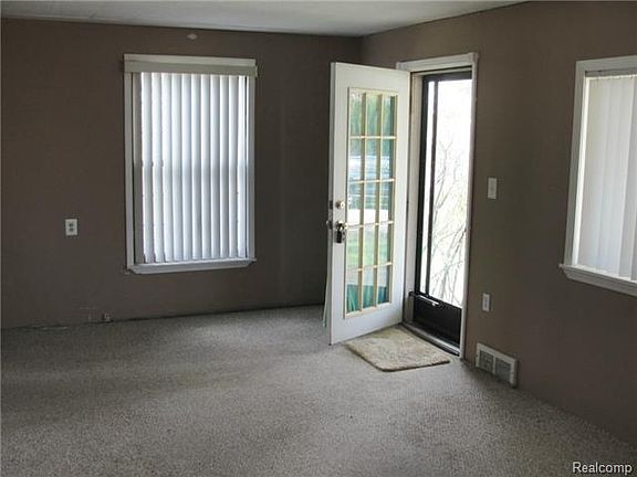 3rd image of 20329 Hugh St