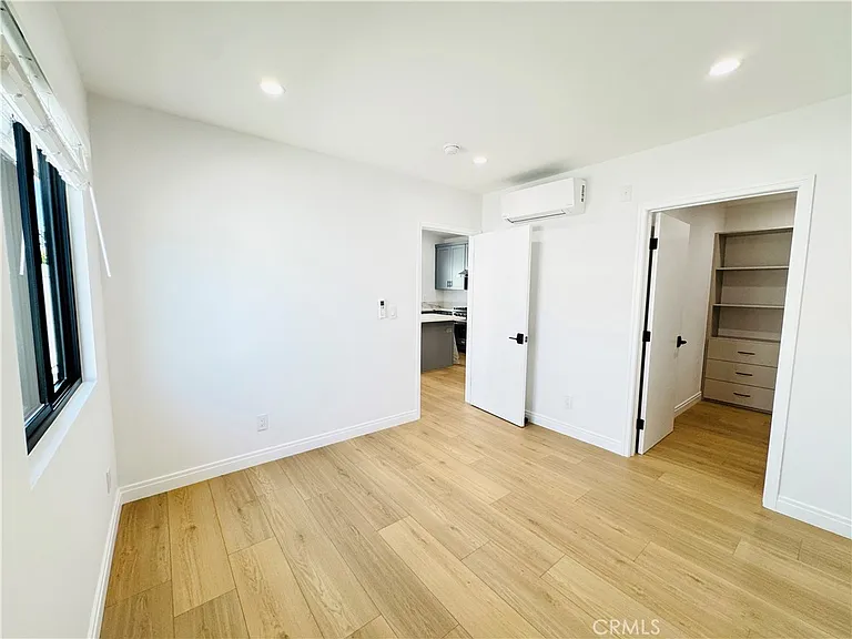 7742 Vassar Ave — Photo 12