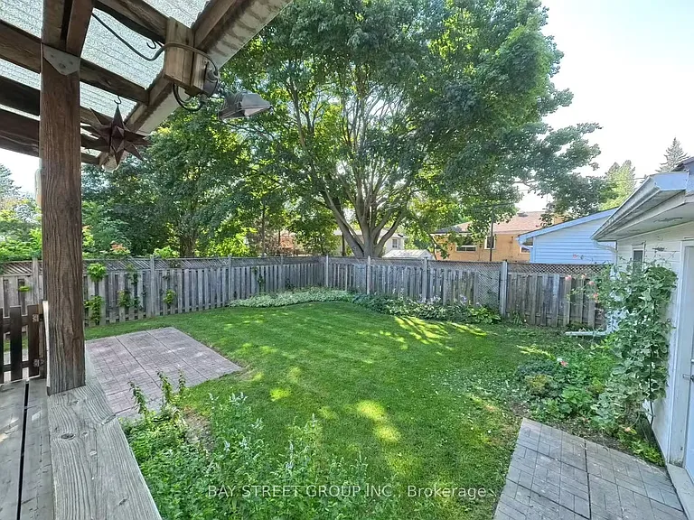 402 Osiris Dr — Photo 40