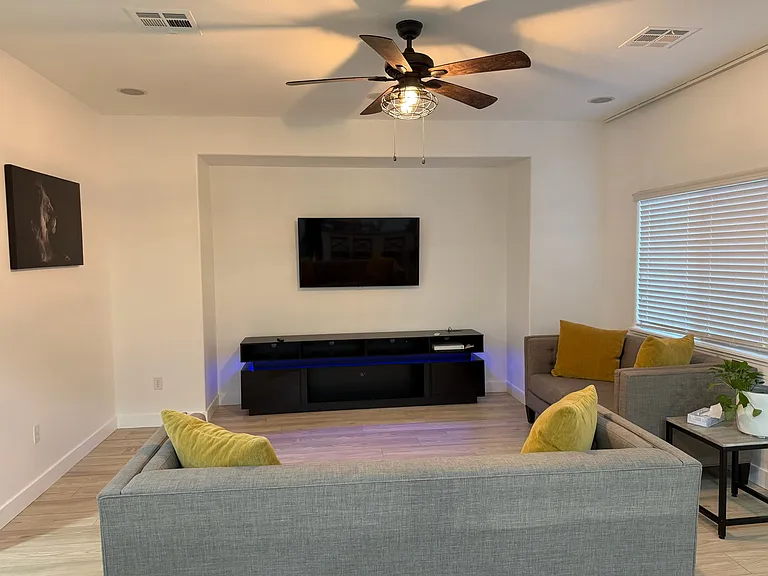 10585 Cave Ridge St — Photo 4