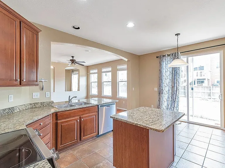 5255 Clovervale Cir — Photo 3