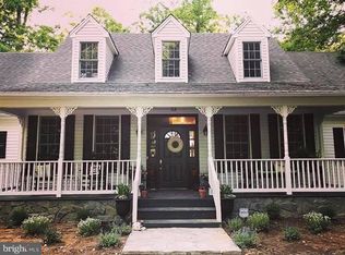 12330 Crest Hill Rd, Hume, VA 22639