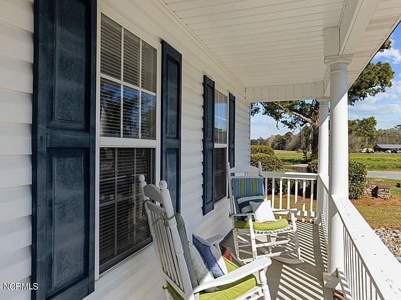 2nd image of 100 Madison Bay Drive