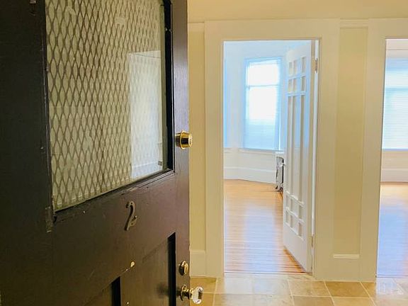 4th image of 1179 Pine St APT 2
