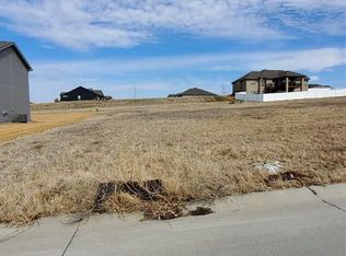 4924 Waterford Ave, Papillion, NE 68133