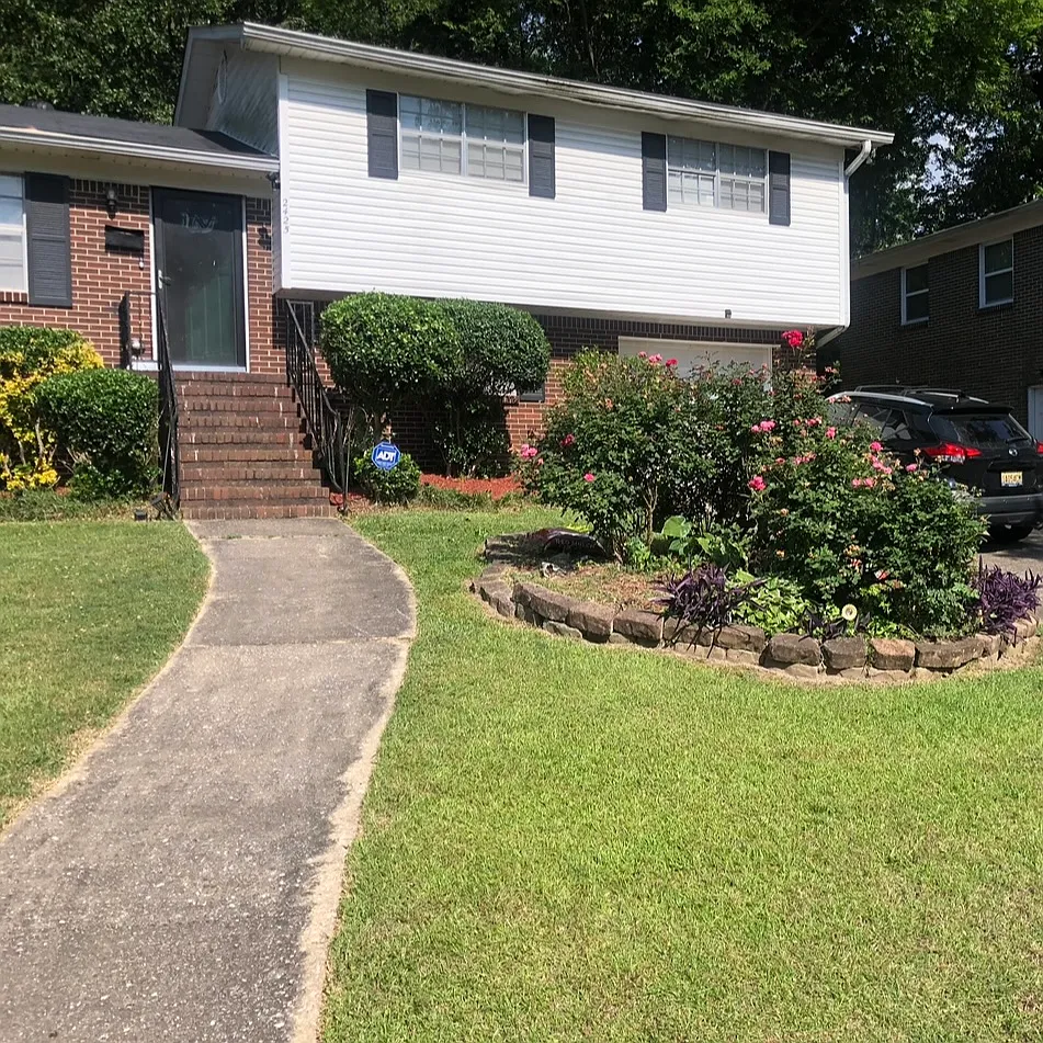 3 bed, 1235 sqft, $1,700 — Photo 1