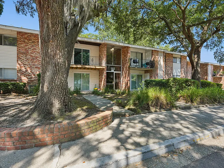 The Palms Apartments — Photo 29