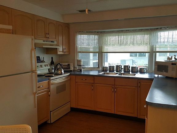 4th image of 123 Driftwood Ln