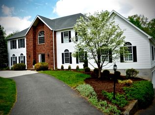 15 Wisteria Rd, Lafayette, NJ 07848