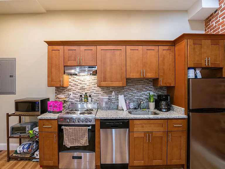 1122 E Passyunk Ave — Photo 17