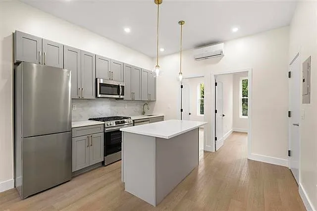 679 Bergen Ave #2 — Photo 3