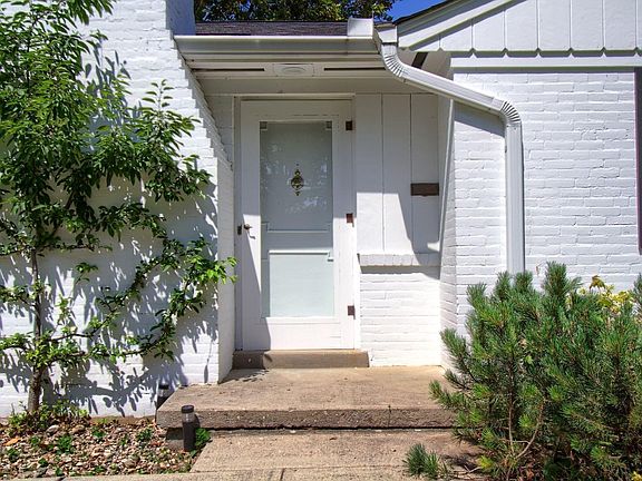 3rd image of 7543 Miami Ave