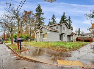 15745A SE Alder St, Portland, OR 97233