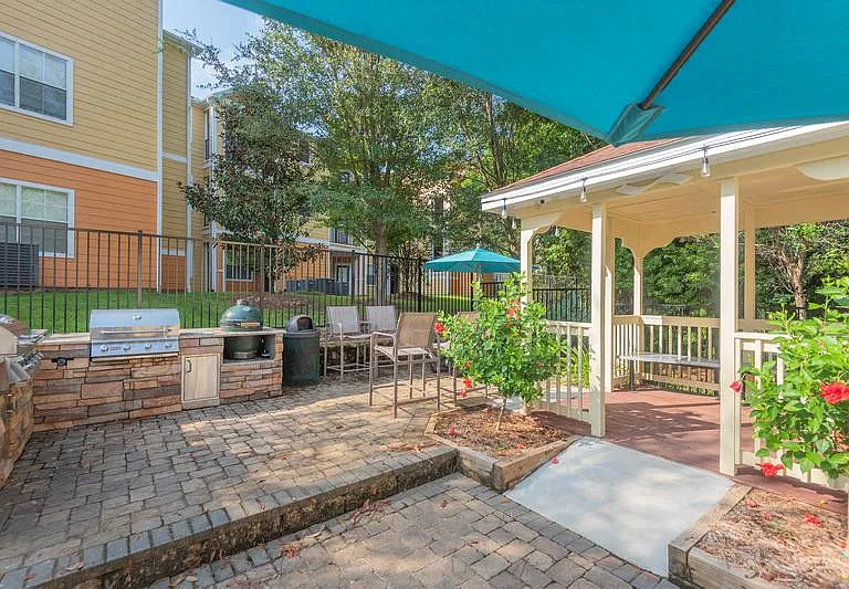Grilling pavilion with two grills and Big Green Egg