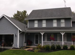 9 Galleon Ct, Grayslake, IL 60030
