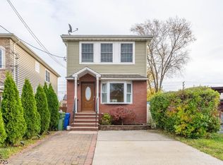 226 Pennsylvania Railroad Av, Linden City, NJ 07036