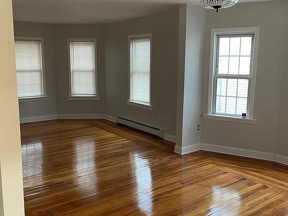 2nd image of 74 Beaufort St