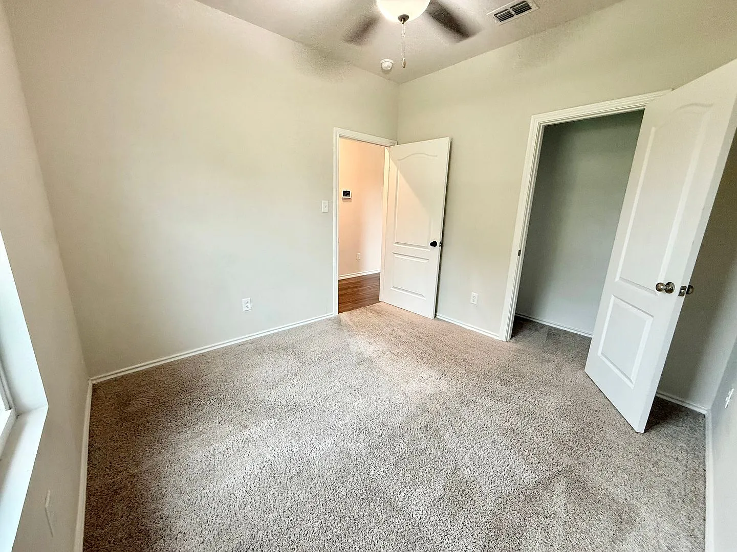 Like new 4-bed/2-bath! — Photo 4