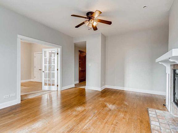 3rd image of 4164 N Clarendon Ave #3N
