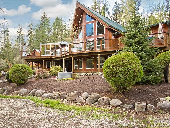 Mature Landscaping with fountains and privacy!