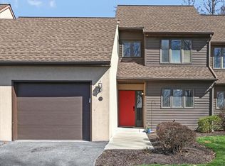 60 Hawk Valley Ln, Denver, PA 17517